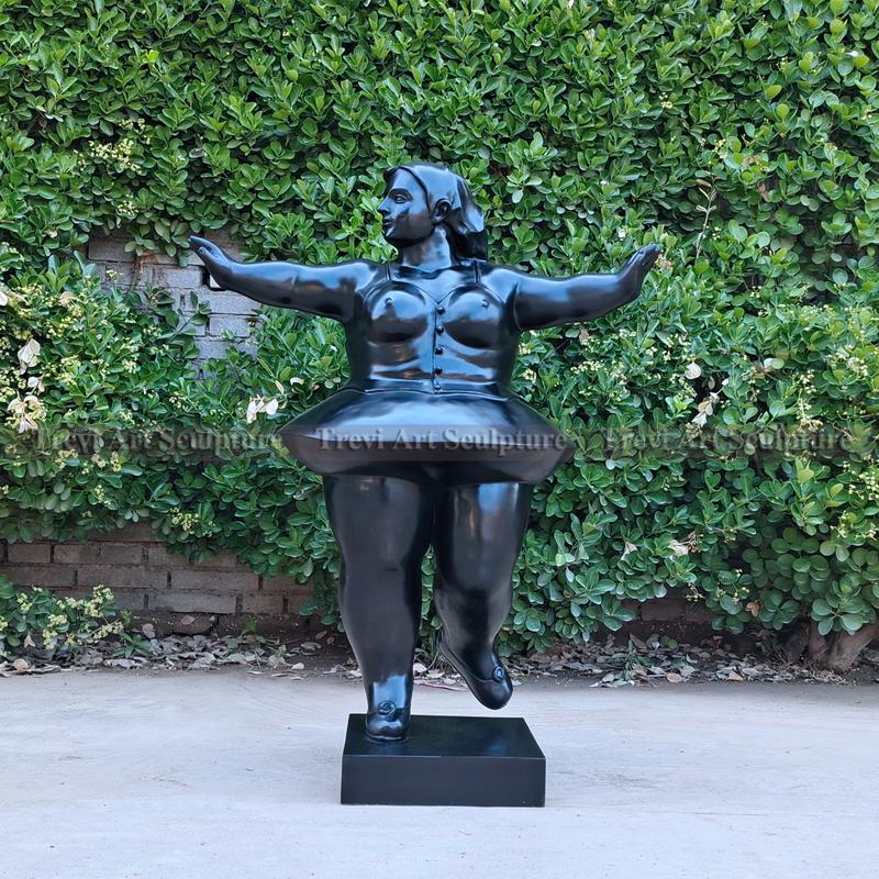 Fat dancing Woman Statue