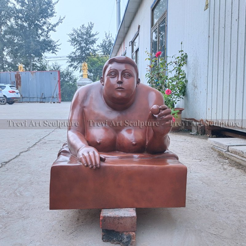 Fat lying Woman Statue