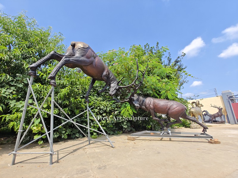 Fight Elk Statue Outdoor Decor