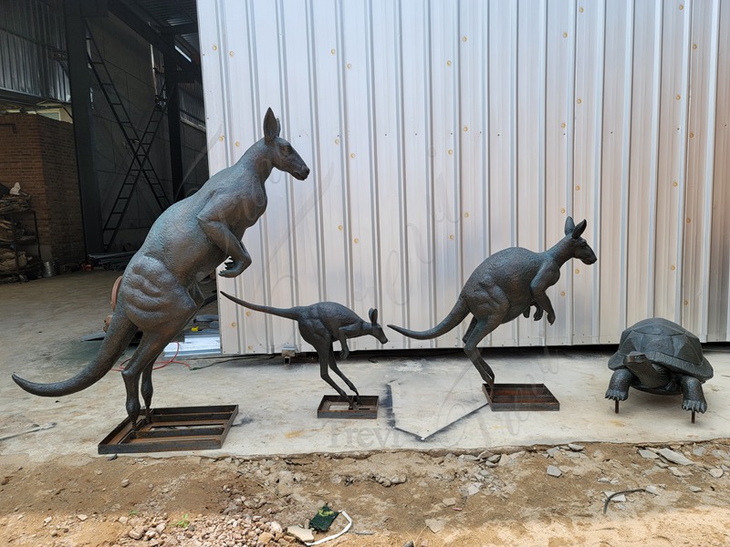 Bronze kangaroo sculpture 3