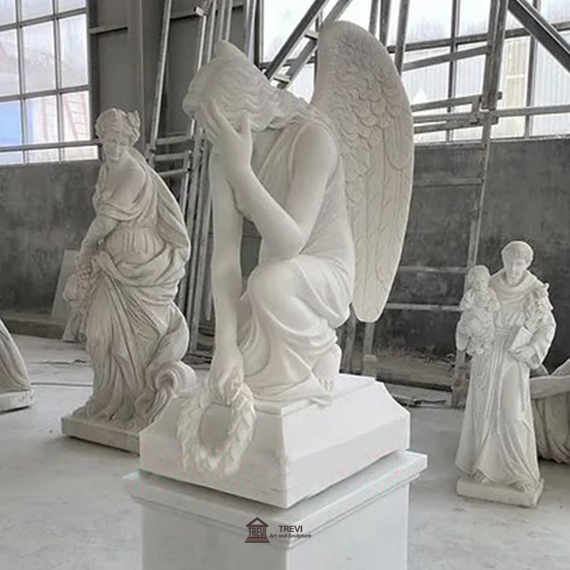 Weeping Angel Statue