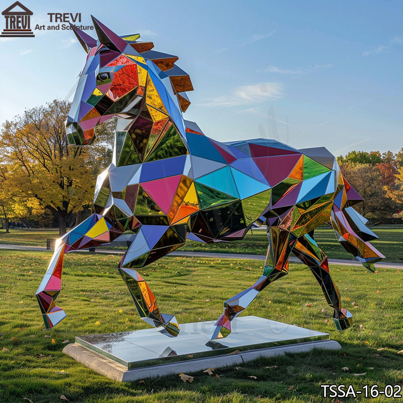 geometric-horse-sculpture-2