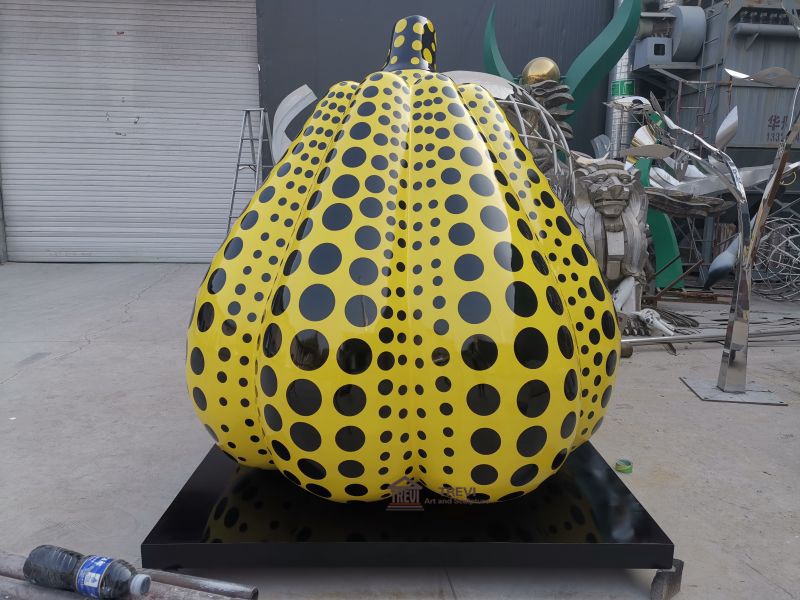 Yayoi Kusama Pumpkin Sculpture 2