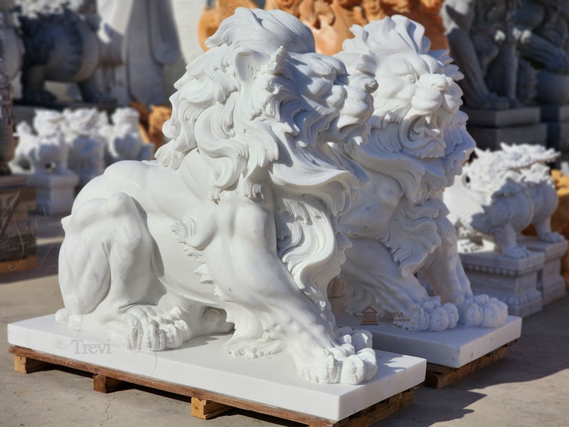 marble roaring lion statue by trevi