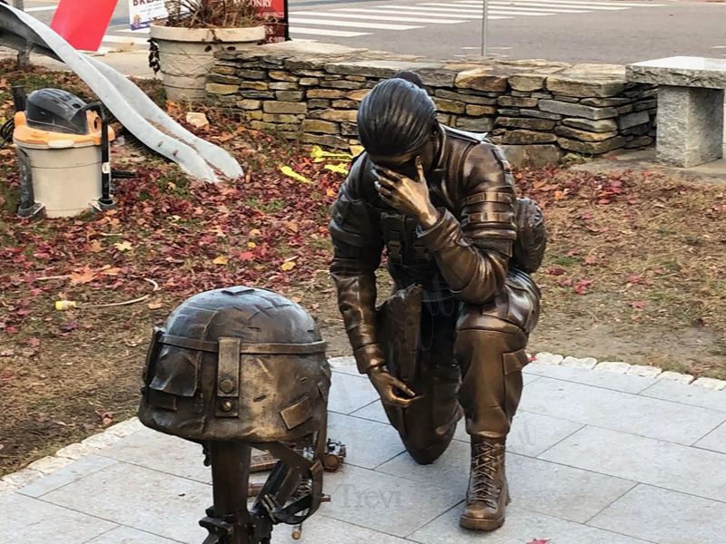 outdoor Bronze Female Soldier Statue