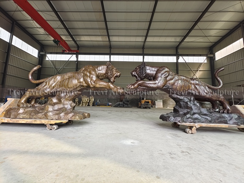 large tiger statue