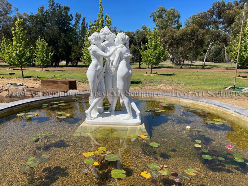 three graces statue