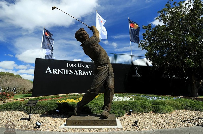 Arnold Palmer statue