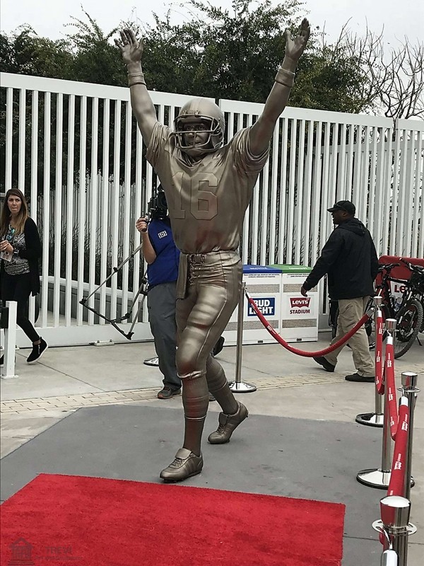 bronze Joe Montana statue