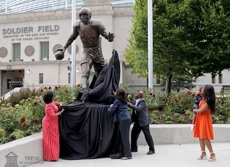 Walter Payton statue