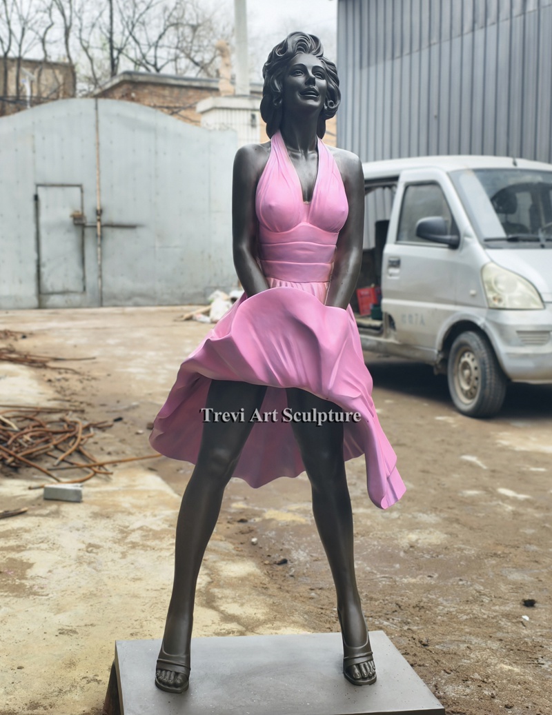 6 feet Marilyn Monroe Sculpture