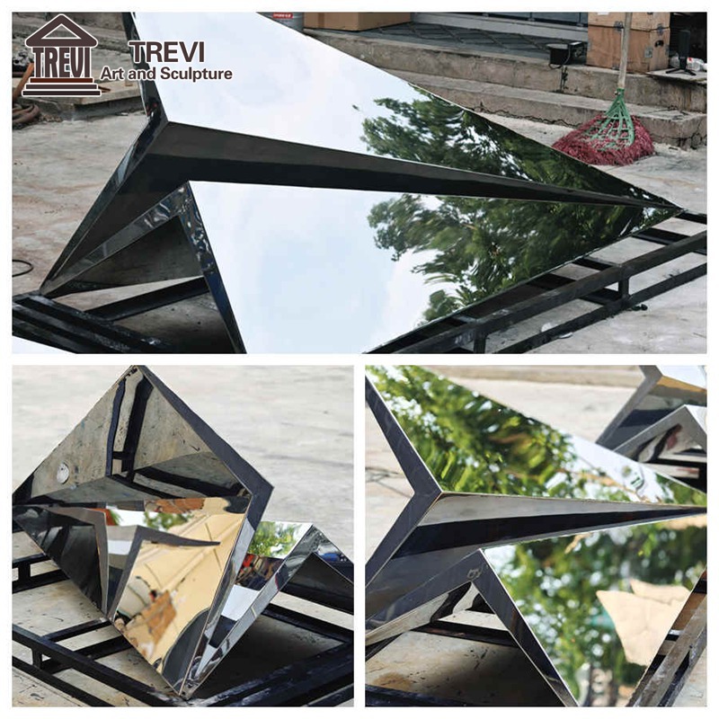 the details of paper airplane sculpture