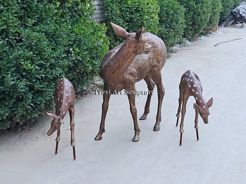 Bronze Deer and Fawn sculpture