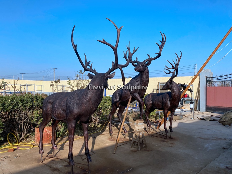 finished bronze three elk statue