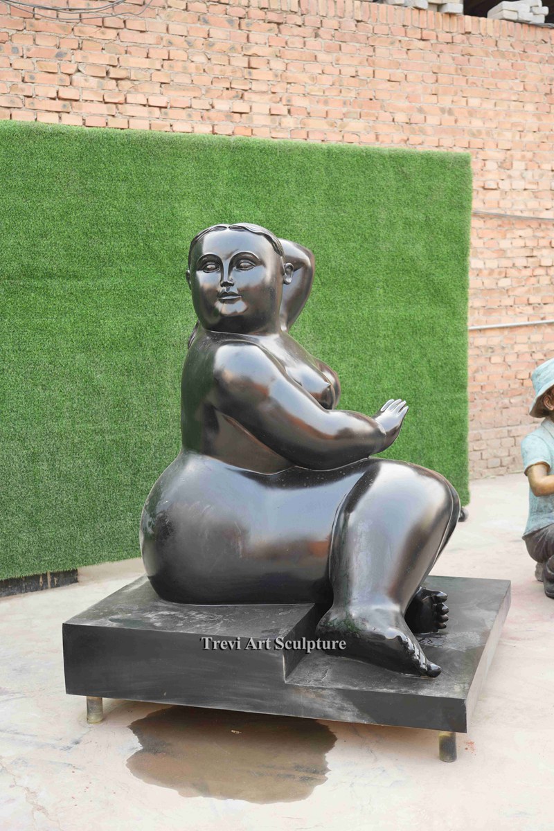 Fernando Botero fat woman statue replica