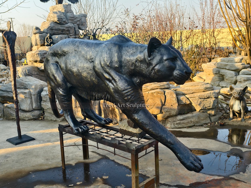 Bronze Cougar (Mountain Lion) Statue