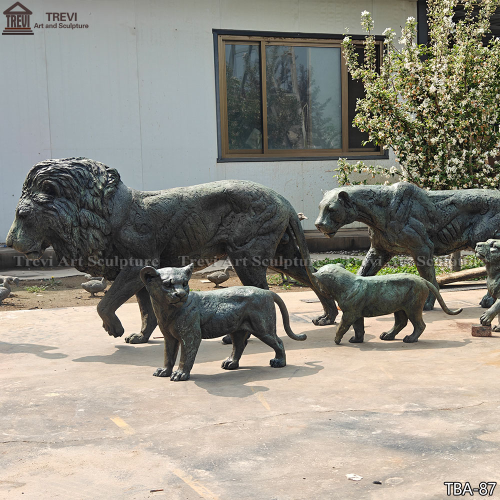 Large Bronze Lion Family statues