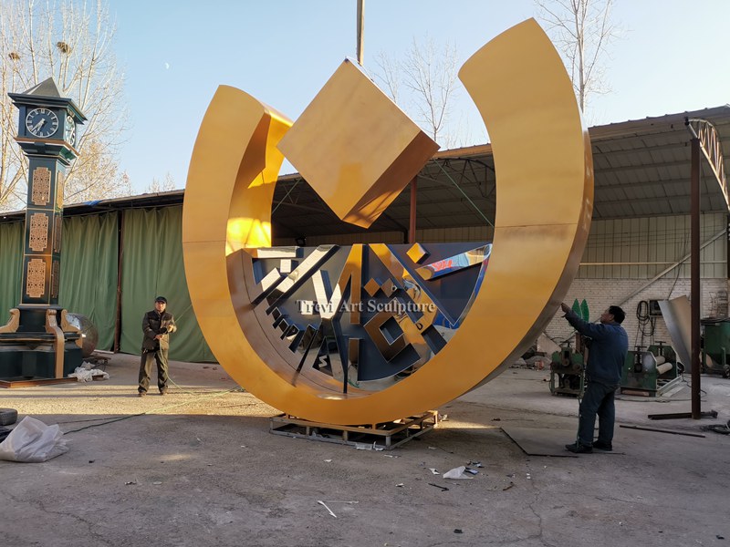 Large Stainless Steel Crescent factory show
