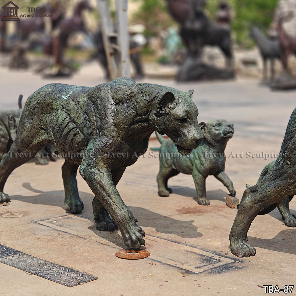 Lion Family Sculpture