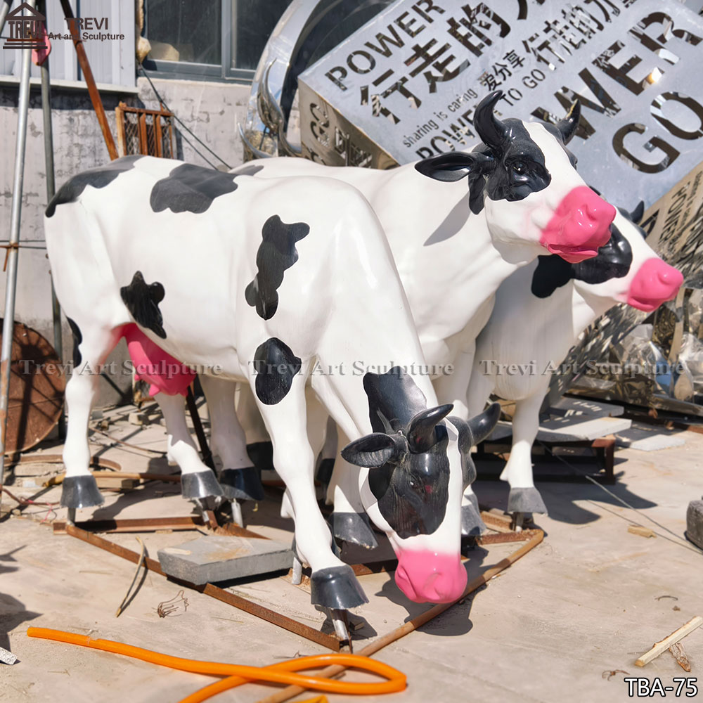 Outdoor Resin dairy cow statue for sale