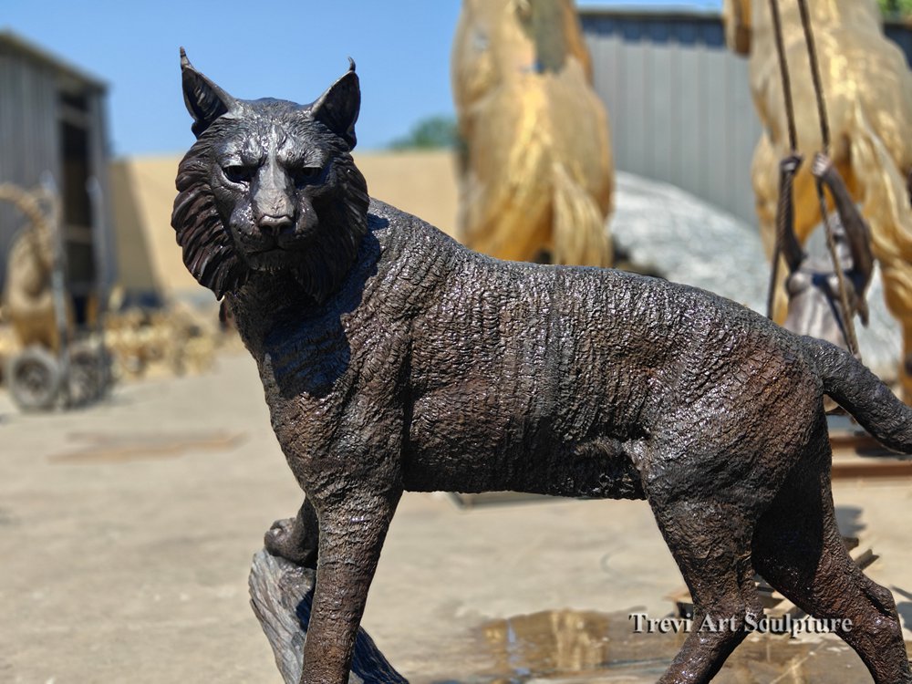 bronze lynx statue