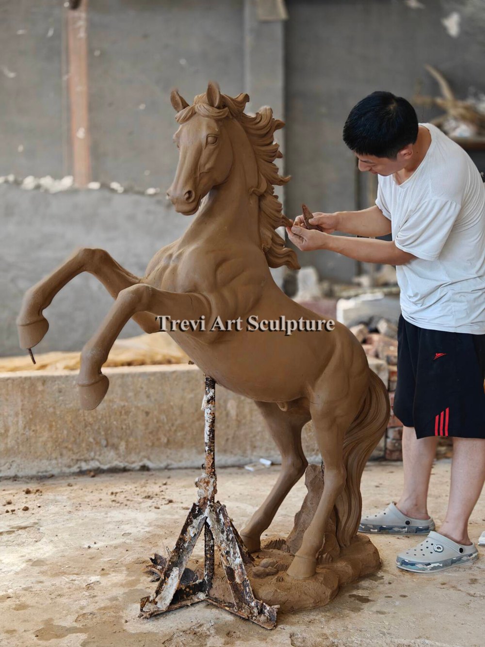 horse statue clay model