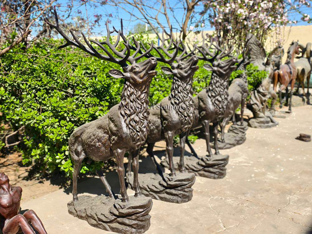 A batch of copper deer sculptures from the factory