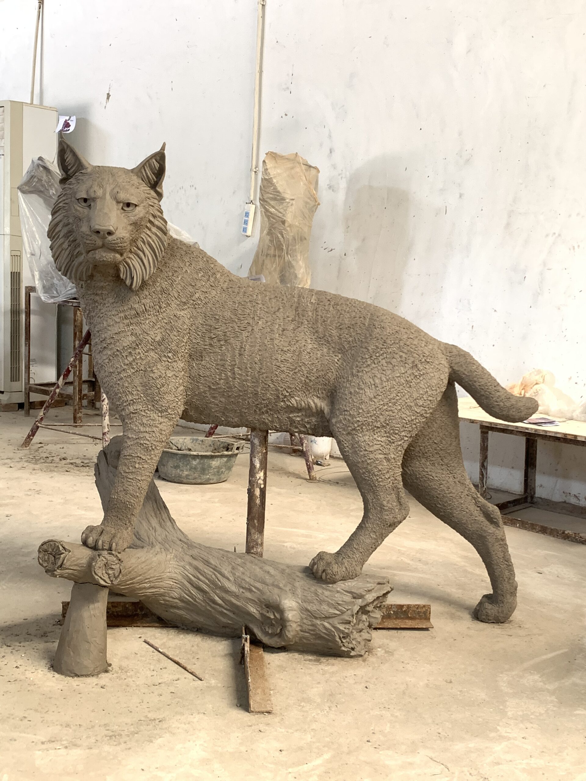 Bobcat Statue clay model
