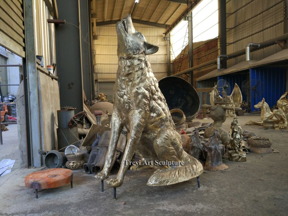 coyote bronze statue process